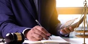 الالتزام تجاه العملاء